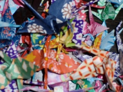 Origami Kraniche aus Papier falten 
