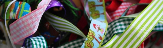 Bastelmaterial organisieren – Bänder ordentlich aufbewahren