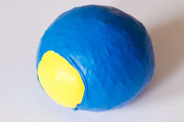Jonglierbälle aus Luftballons basteln