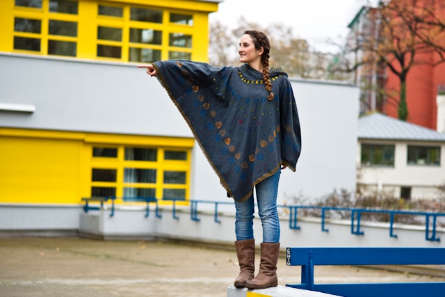 Freebook - Poncho mit Kapuze nähen Kostenfreie Nähanleitung - Poncho mit Kapuze