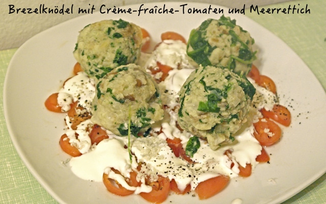 Brezelknödel auf Tomaten mit Meerrettich nach einem Rezept von Tim Mäler