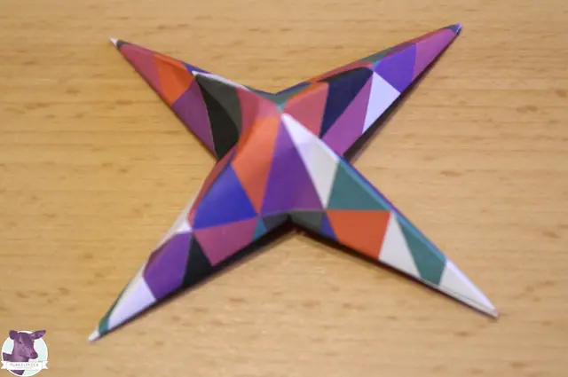 Bastelideen für Kinder - Sterne aus Papier basteln