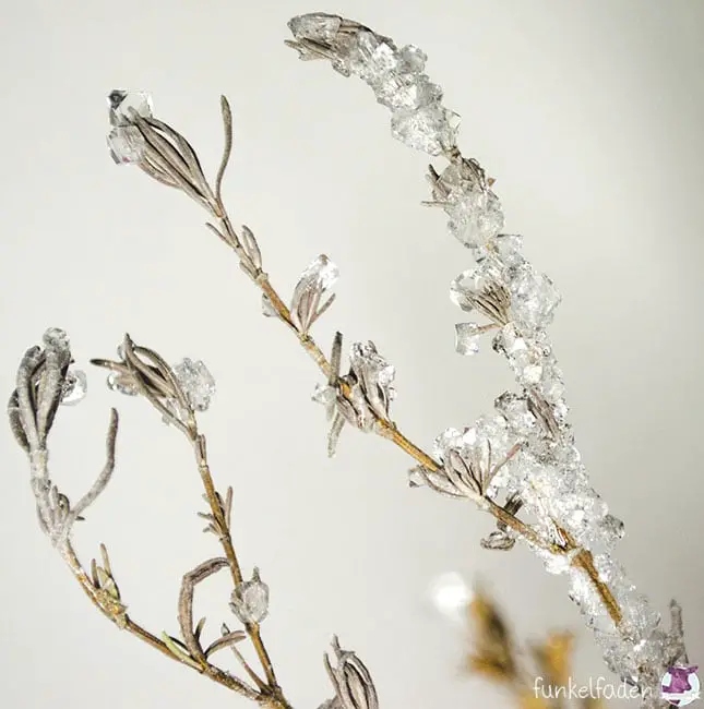 DIY - Anleitung Lavendeläste mit Kristallen bewachsen