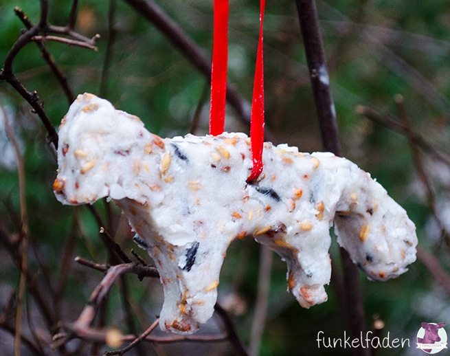 DIY - Vogelfutteranhänger selber machen