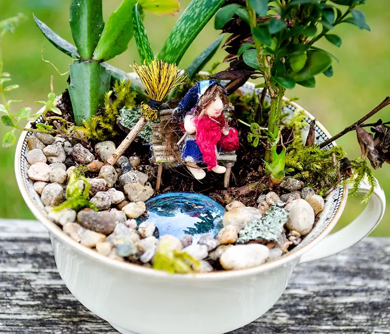 DIY – Mini-Garten mit kleiner Hexe