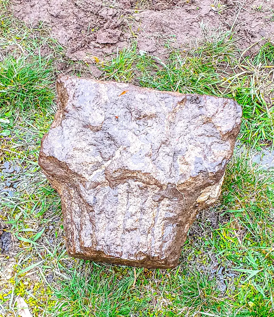 Stein im Garten gefunden 