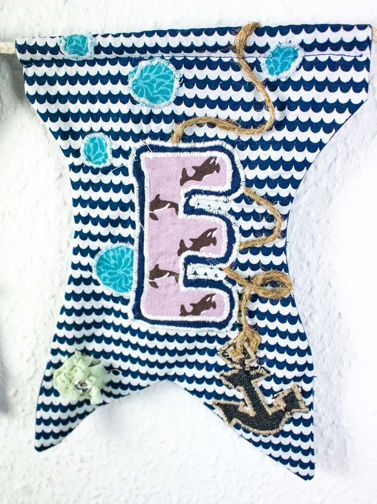 Geschenke zur Geburt nähen - Wimpelkette mit Namen 14