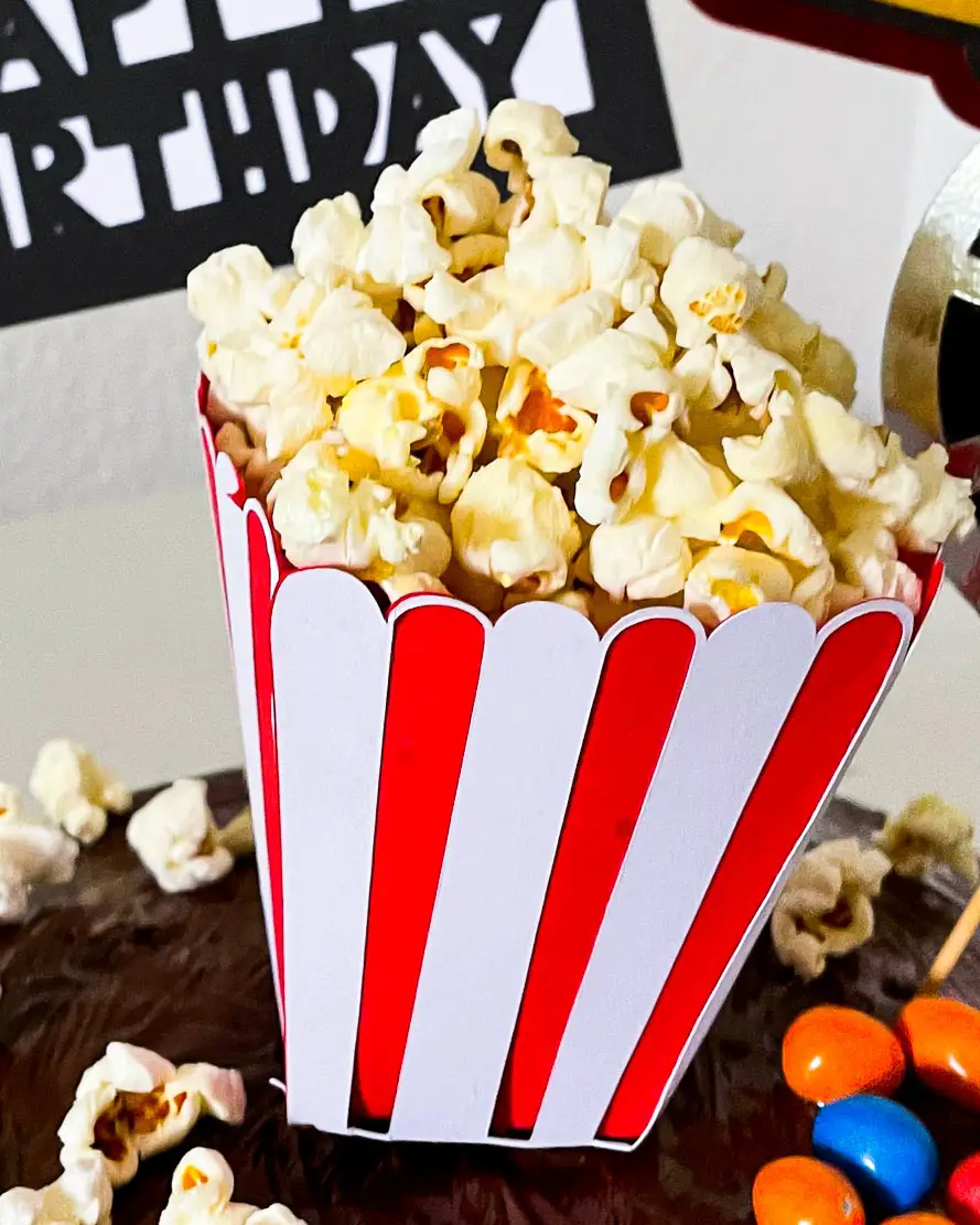 Kino Party Deko selber machen - Popcorn Box  basteln