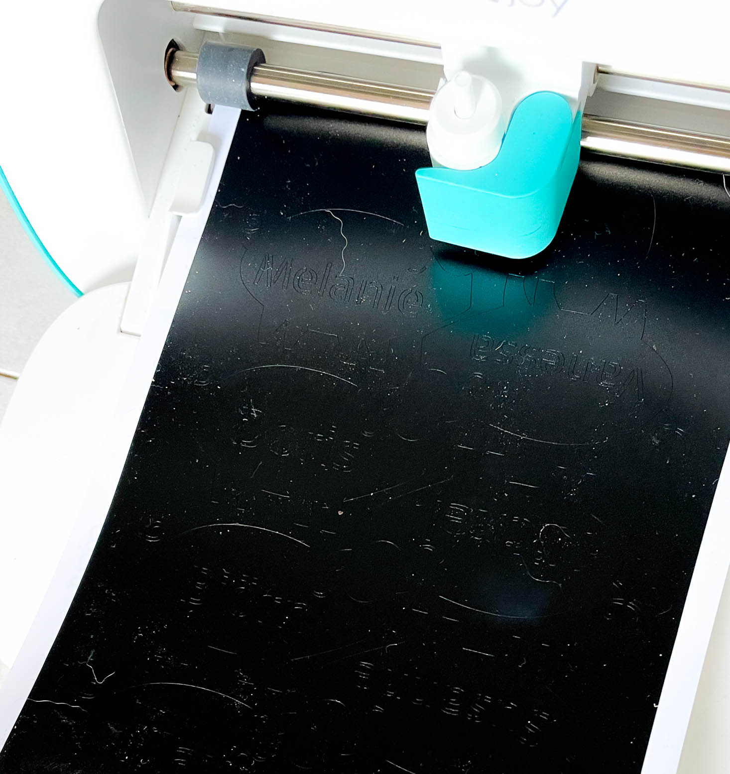 Sticker plotten für Gläser mit Cricut Joy - Funkelfaden