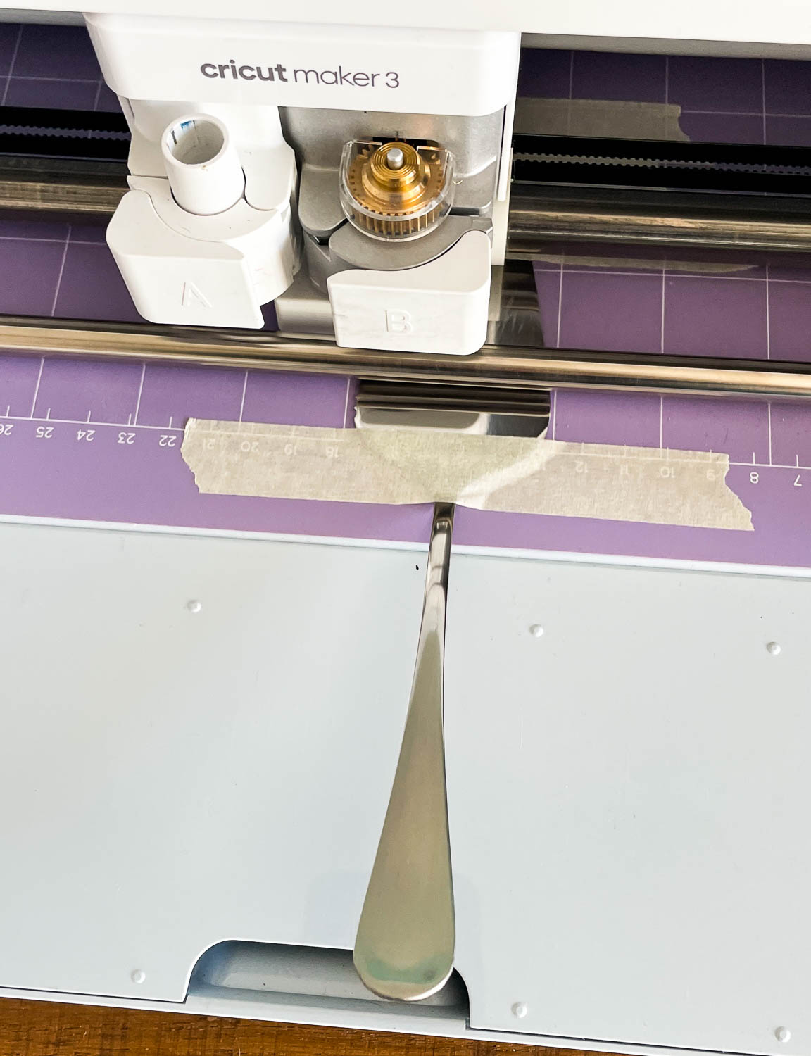 Anleitung Kuchenheber gravieren mit Cricut Maker 3 Funkelfaden