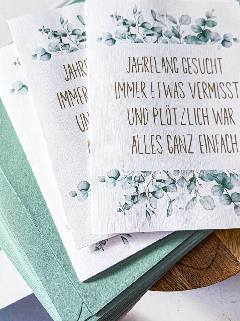 Hochzeitseinladungen selber machen 18 Hochzeitseinladungen selber machen mit Plotter -Eucalyptus gold