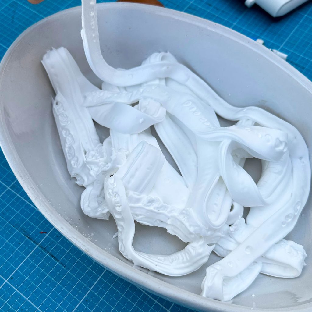 Ostereier marmorieren mit Rasierschaum – einfacher DIY-Spaß für Kinder 7 Anleitung Ostereier marmorieren mit Rasierschaum-04