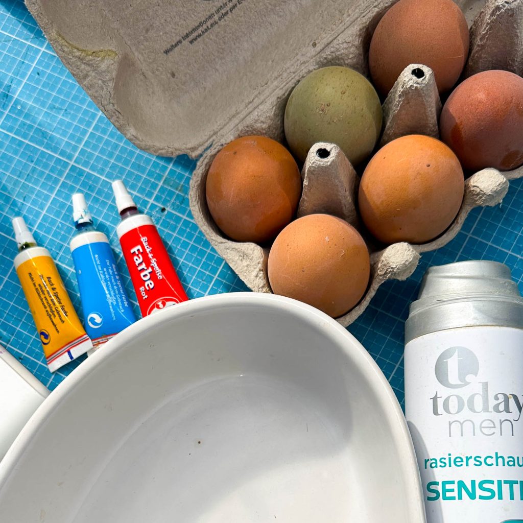 Ostereier marmorieren mit Rasierschaum – einfacher DIY-Spaß für Kinder 3 Ostereier marmorieren mit Rasierschaum