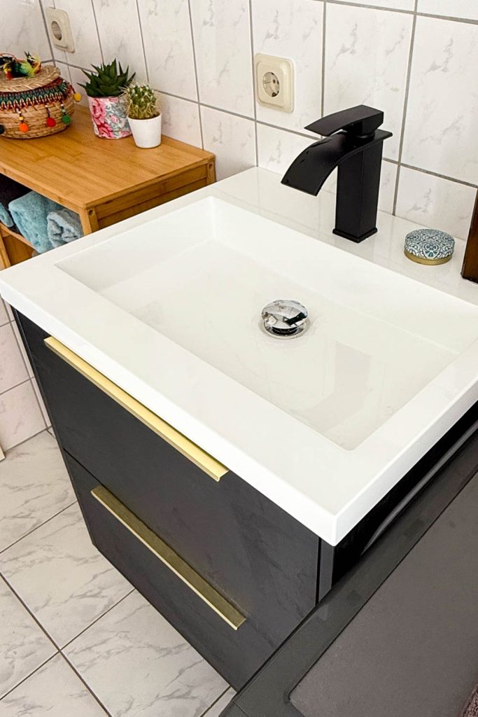 Kleines Bad renovieren – Ein neuer Waschbeckenunterschrank fürs Funkelfaden Haus 49 Kleines Bad renovieren Ideen mit Waschmaschine