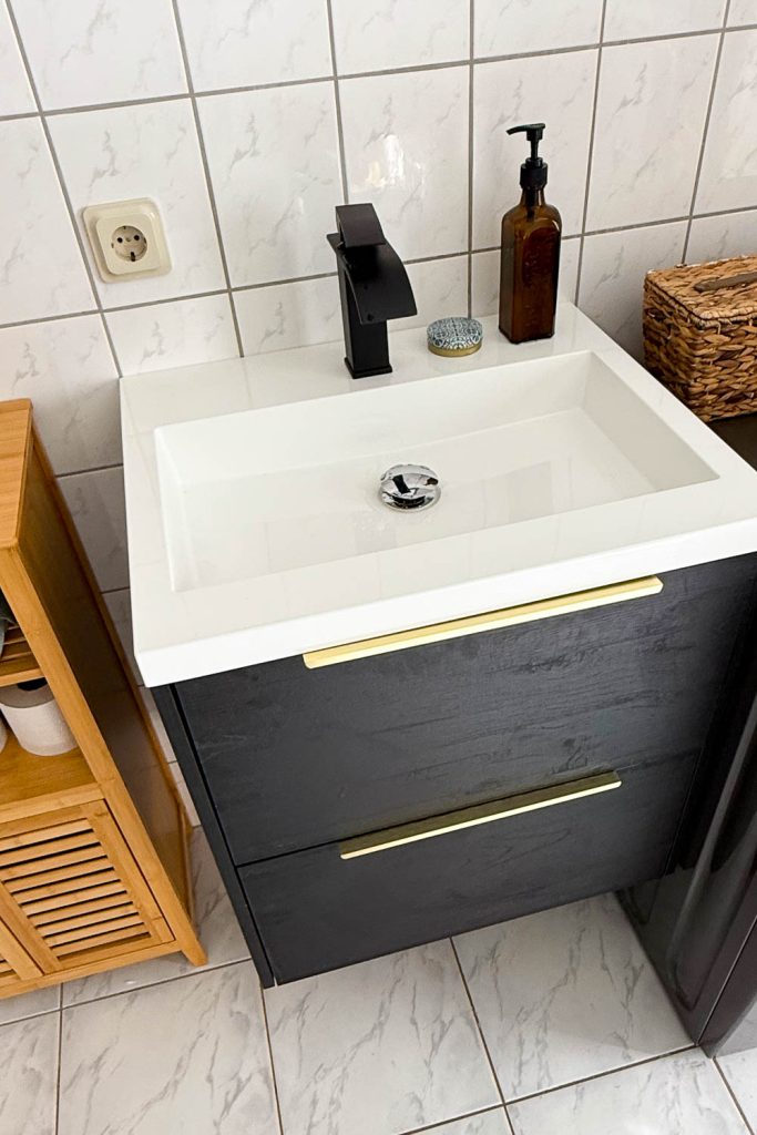 Kleines Bad renovieren – Ein neuer Waschbeckenunterschrank fürs Funkelfaden Haus 47 Kleines Bad renovieren Ideen mit Waschmaschine