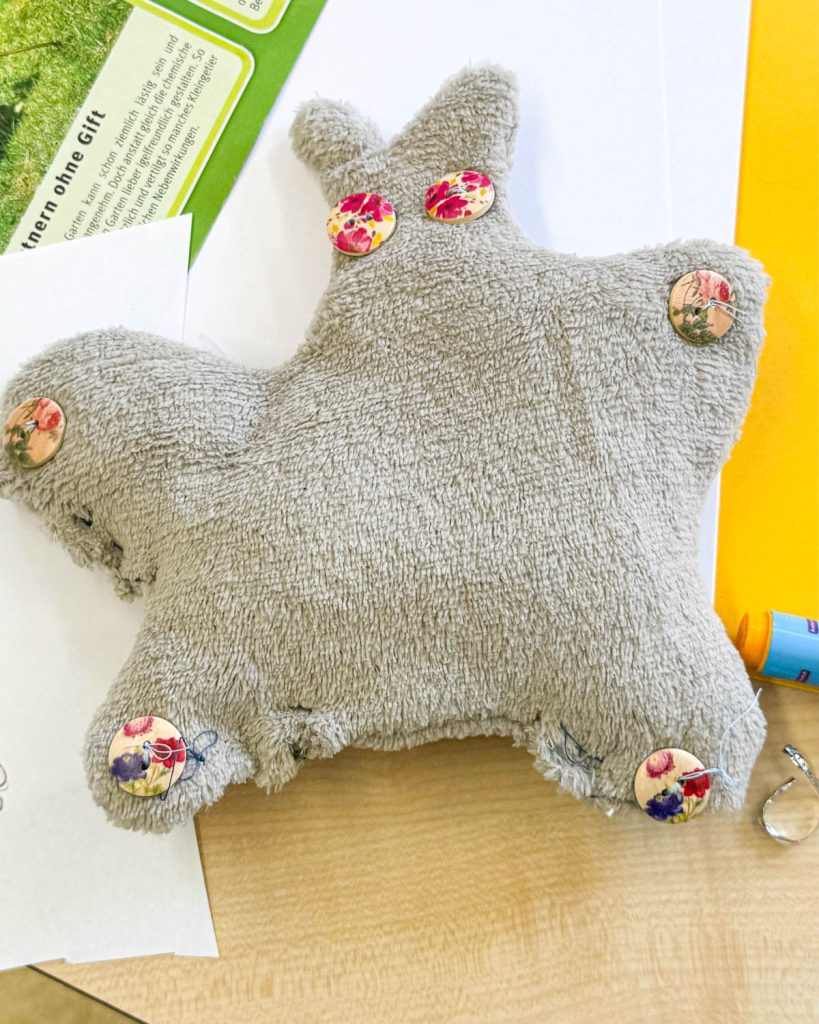 Sommernähkurs beim SOS Kinderdorf Wittenberge – Wir verschönern den Kindergarten ✂️🌞 10 SOS Kinderdorf Wittenberge Nähkurs 2025 - Wir machen den Kindergarten schön