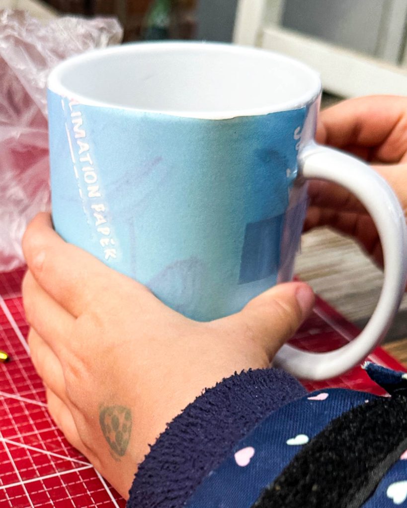 Tassen gestalten mit Infusible Ink Stiften
