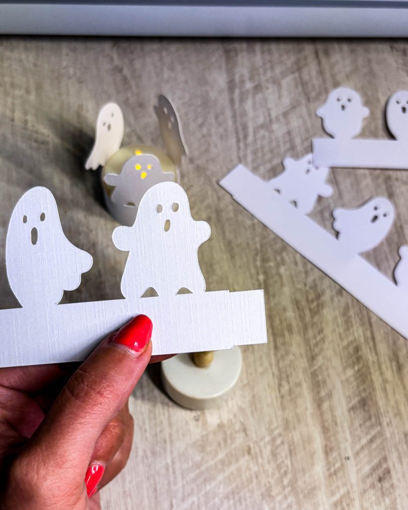 Anleitung Geister basteln aus Papier für Halloween mit Kindern