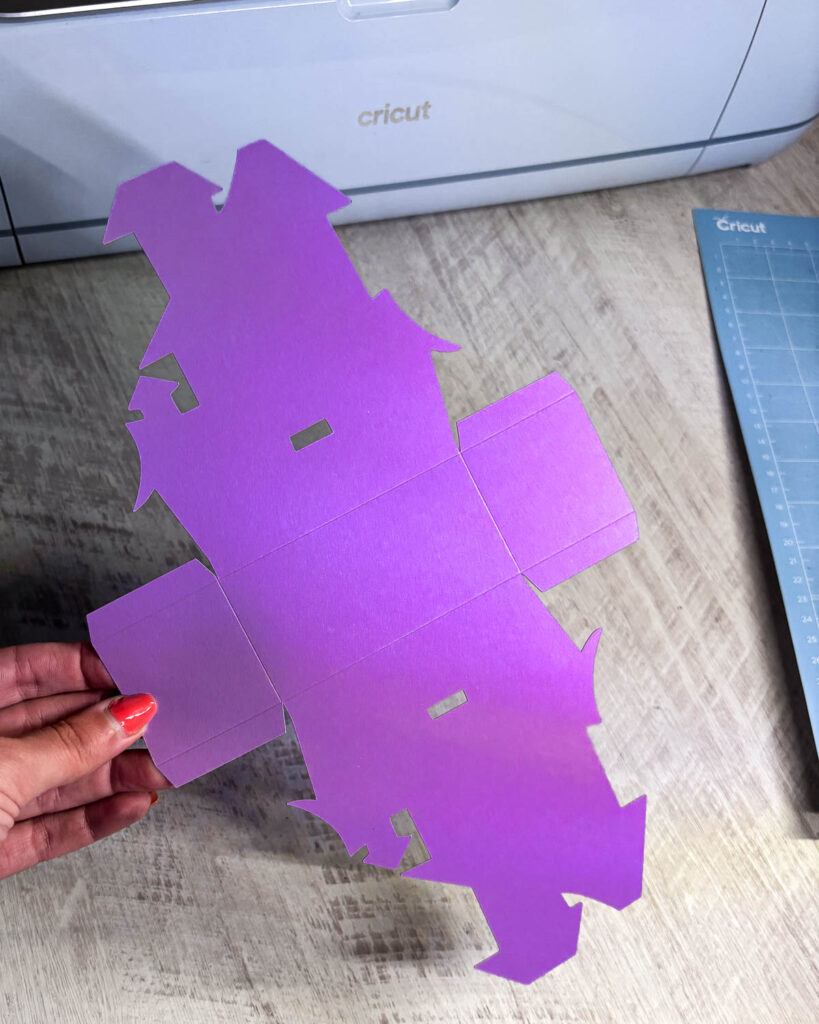Anleitung Gruselkörbchen für Halloween basteln mit Cricut Maker 71 Gruselhaus Körbchen für Halloween basteln-01