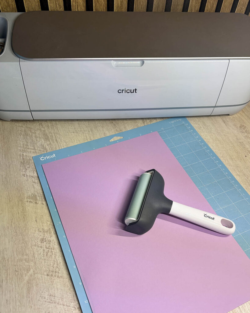 Anleitung Gruselkörbchen für Halloween basteln mit Cricut Maker 70 Gruselhaus Körbchen für Halloween basteln-01