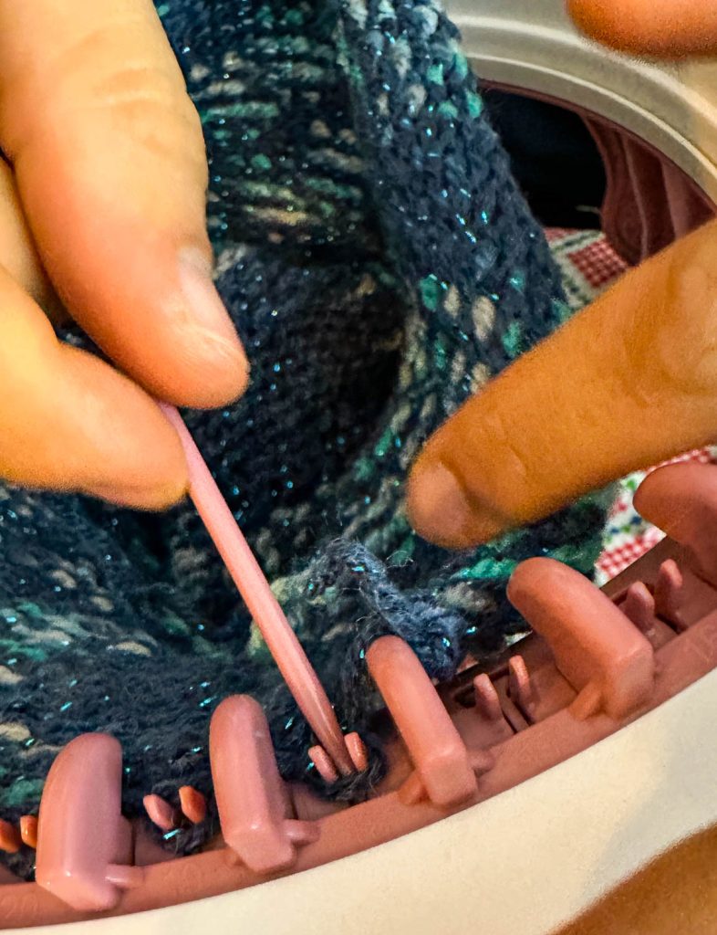 Anleitung Strickmaschine einfädeln