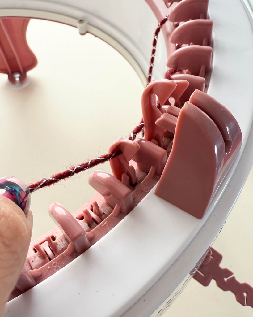 Anleitung Strickmaschine einfädeln