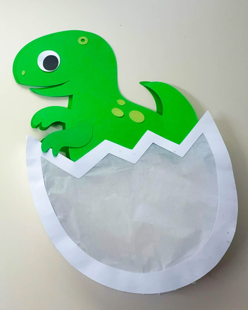 Dino-Laterne basteln mit dem Cricut Maker 3 + Plotterfreebie 57 Anleitung Dino Laterne basteln - gratis Vorlage