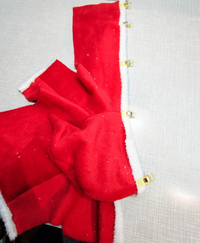 Weihnachtsmantel nähen für die Funkelfaden Maus 16 Weihnachtsmann Mantel nähen für Funkelfaden Maus