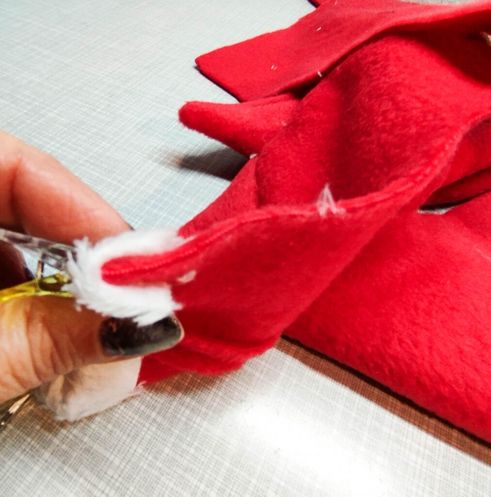 Weihnachtsmantel nähen für die Funkelfaden Maus 13 Weihnachtsmann Mantel nähen für Funkelfaden Maus