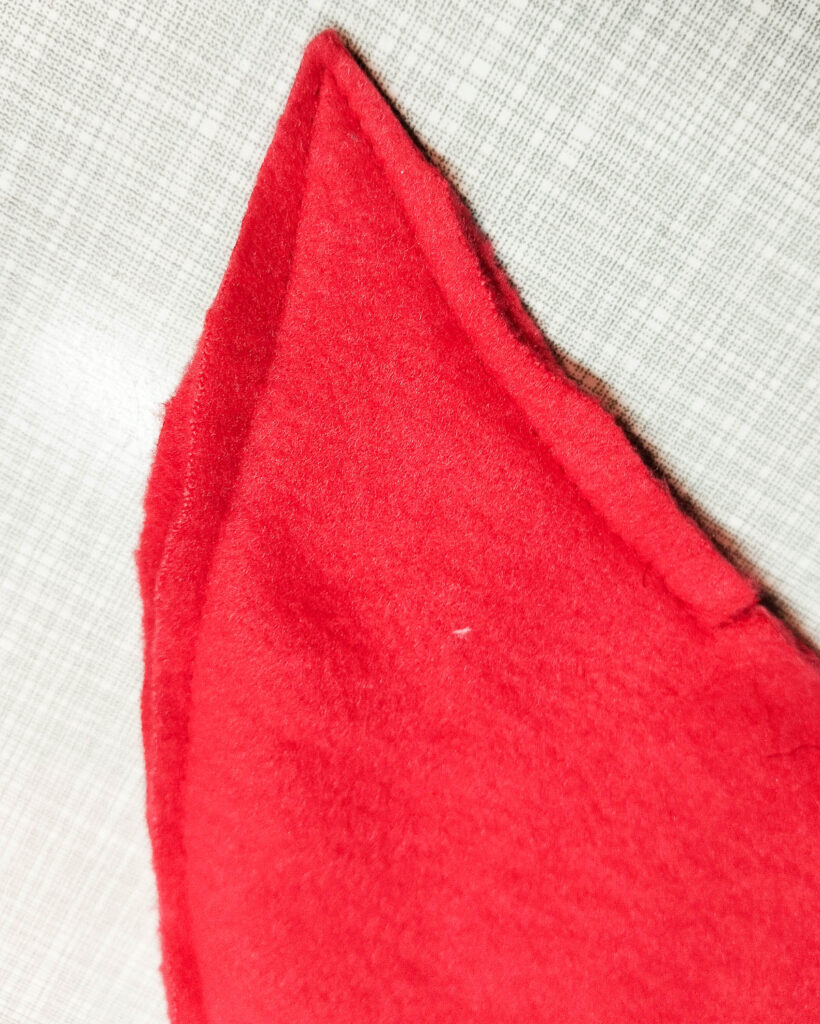 Weihnachtsmantel nähen für die Funkelfaden Maus 8 Weihnachtsmann Mantel nähen für Funkelfaden Maus