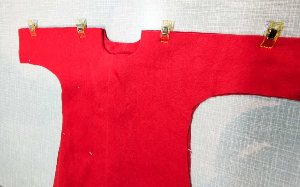 Weihnachtsmantel nähen für die Funkelfaden Maus 6 Weihnachtsmann Mantel nähen für Funkelfaden Maus