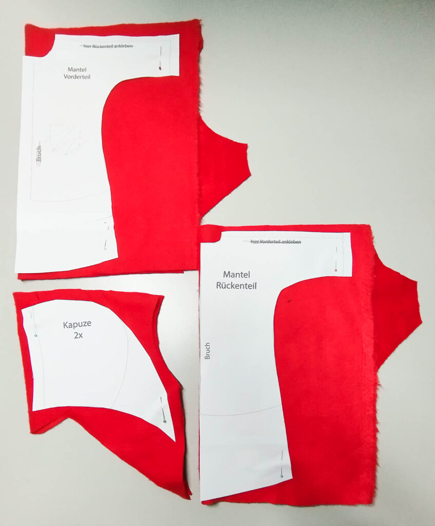 Weihnachtsmantel nähen für die Funkelfaden Maus 4 Weihnachtsmann Mantel nähen für Funkelfaden Maus-24