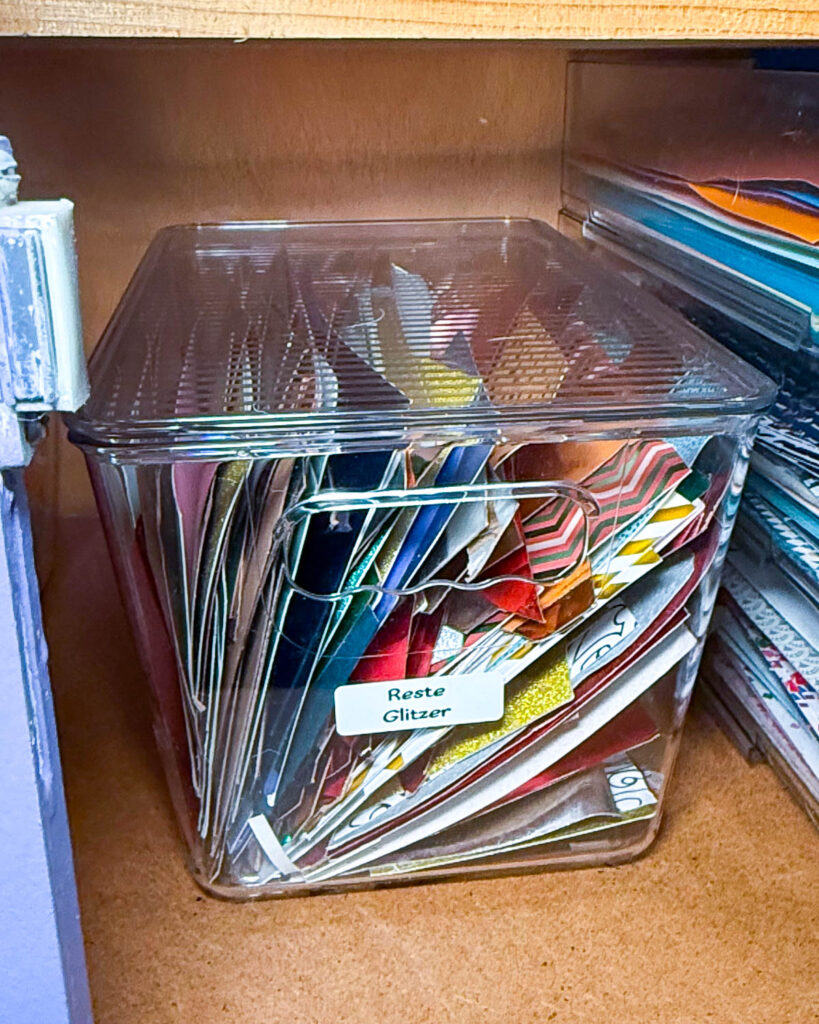 Ordnung im Bastelzimmer mit System - Papier sortieren ordentlich