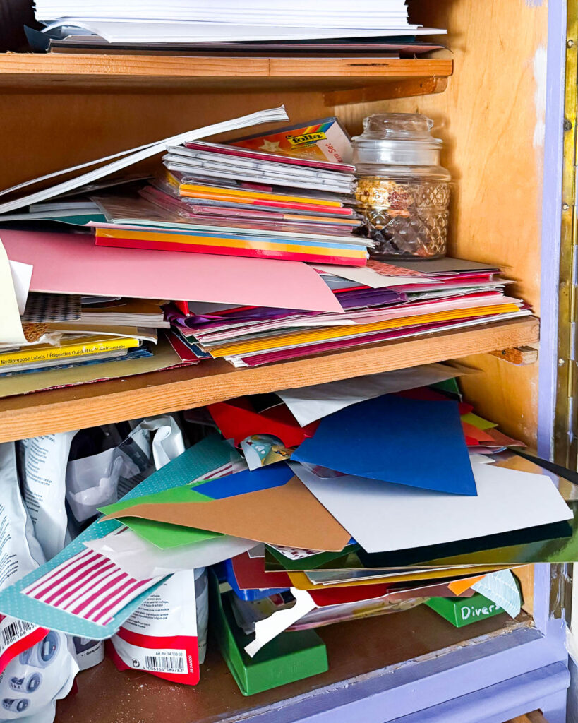 Ordnung im Bastelzimmer mit System - Papier sortieren ordentlich