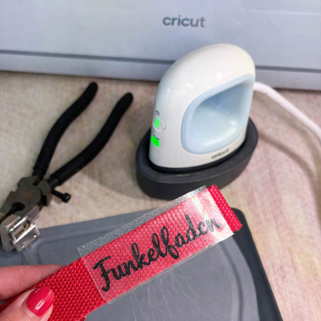 Anleitung Schlüsselanhänger beplotten