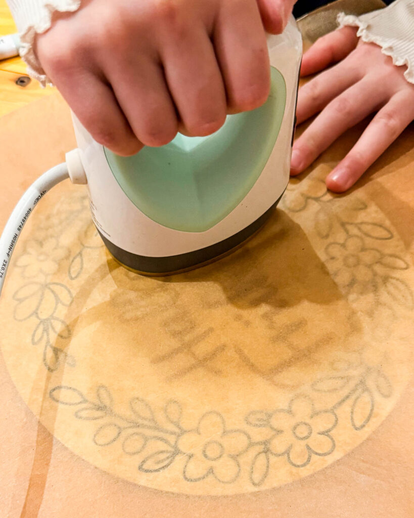 Hallo Frühling Plotterfreebie - Plotten auf Holz