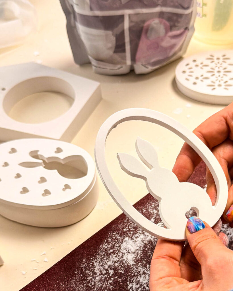 Gießformen für Ostern bemalen - DIY Idee