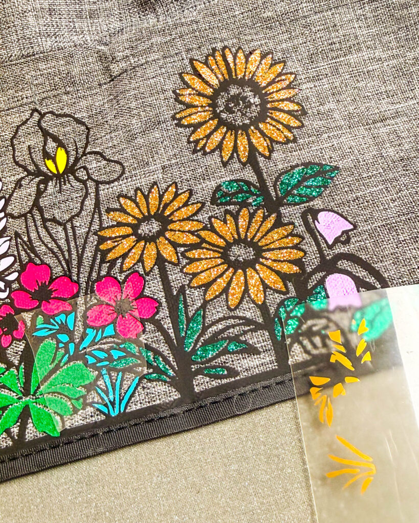 Anleitung mehrfarbig plotten Plotterfreebie Blumenmotiv bunt-3