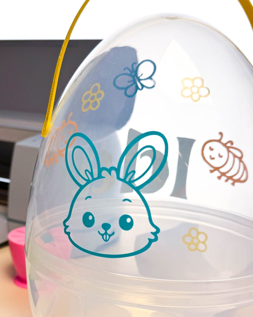 Ich habe bewusst verschiedene Farben gemischt, damit jedes Ei anders aussieht - Wie ein kunterbuntes Osterei.