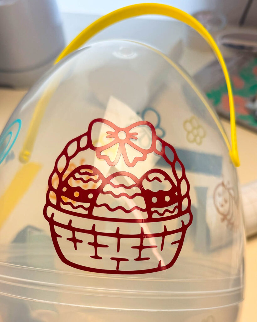 Ich habe bewusst verschiedene Farben gemischt, damit jedes Ei anders aussieht - Wie ein kunterbuntes Osterei.