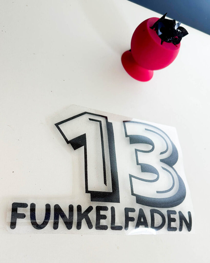 Fussball-Trikot personalisieren mit dem Plotter 5 Trikot beplotten - DIY Ideen Fußball WM - Trikot personalisieren
