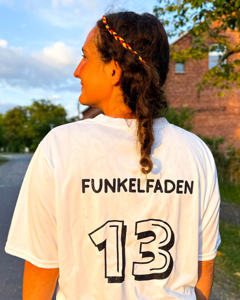 Fussball-Trikot personalisieren mit dem Plotter 3 DIY Ideen Fußball WM - Trikot personalisieren-7