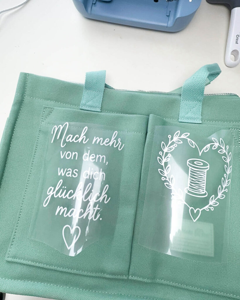 Tasche beplotten - Zwei kostenlose Plotterdateien für kreative Lieblingsmenschen 7 Tasche beplotten Motiv Mach mehr von dem was dich glücklich macht-10