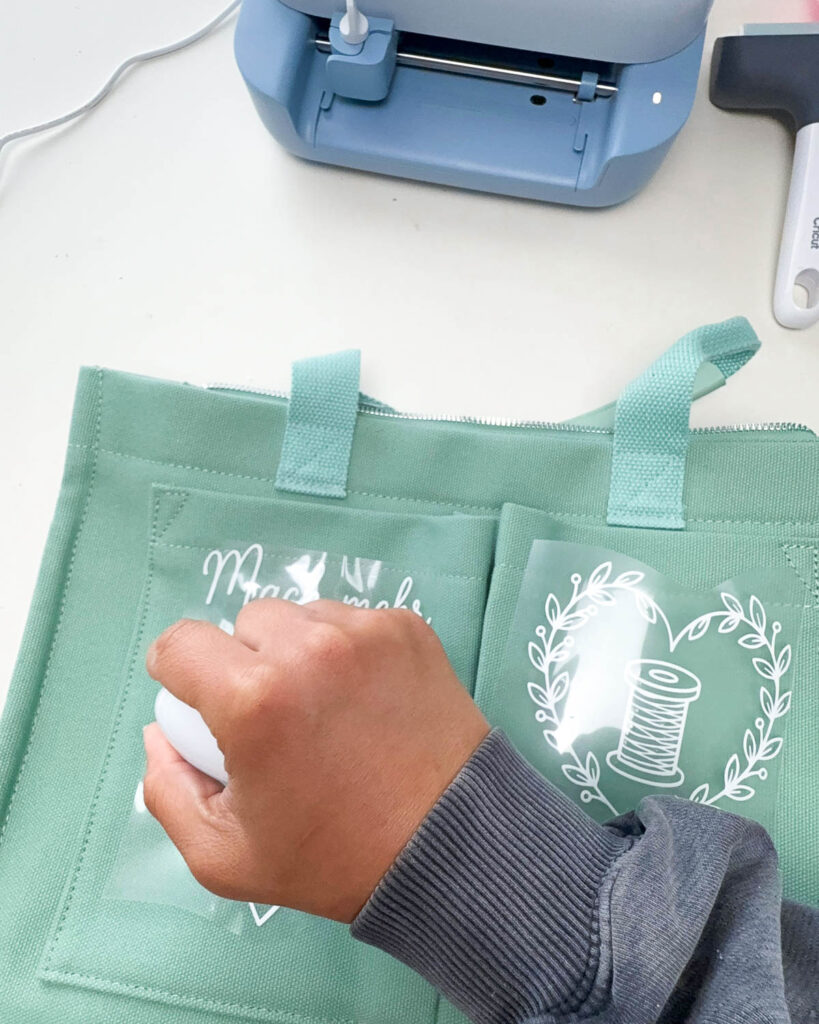 Tasche beplotten - Zwei kostenlose Plotterdateien für kreative Lieblingsmenschen 8 Tasche beplotten Motiv Mach mehr von dem was dich glücklich macht-9